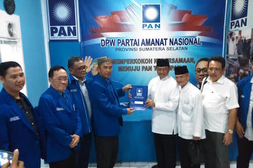 Iskandar Sahil Ambil Formulir Balongub PAN