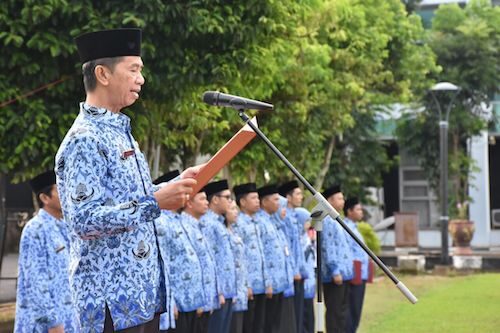 Berikan Edukasi Politik Kepada Masyarakat