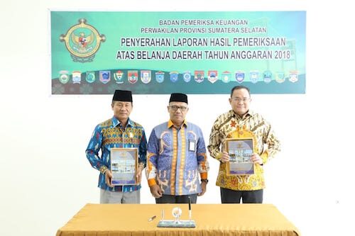 Bupati Muba Dodi Reza Alex Terima Penyerahan LHP Tahun Anggaran 2018