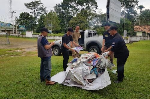 Kerja Bareng Sisir APK yang Masih Terpampang