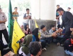 Temui Pendemo, Herman Deru Janjikan Pendidikan Merata di Sumsel