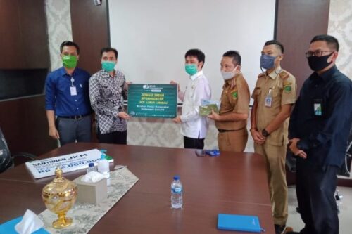 Empat Lawang Terima Bantuan 500 Masker dari BPJAMSOSTEK Muara Enim