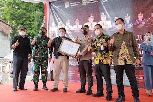 Herman Deru Gulirkan Bansos Terdampak Pandemi Untuk Warga Lubuk Linggau