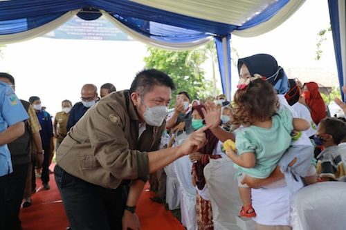 Herman Deru Bagikan Oksigen Konsentrator, APD dan Ribuan Masker Untuk RS Se-OKU Raya