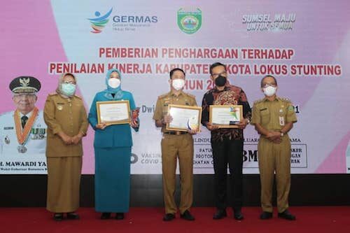 Pemprov Beri Penghargaan Enam Kabupatem/Kota Yang Berhasil Turunkan Angka Stunting
