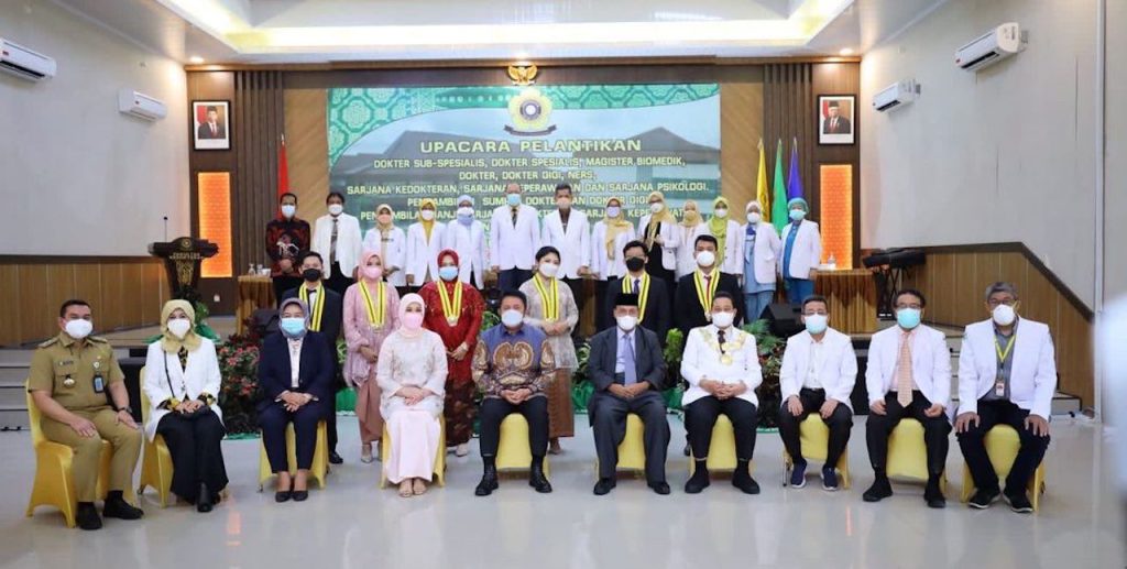 Herman Deru Harapkan Lulusan Kedokteran Unsri Siap Mengabdikan Diri Hingga ke Pelosok Desa