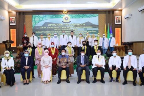 Herman Deru Harapkan Lulusan Kedokteran Unsri Siap Mengabdikan Diri Hingga ke Pelosok Desa