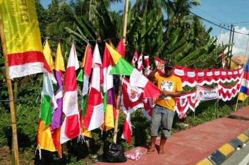 Rayakan Momentum Kemerdekaan,  Pemerintah Sebar 10 Ribu Bendera Untuk Warga