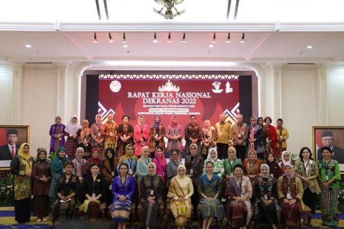 Feby Deru Upayakan Angkat Wastra Tenun dan Batik Khas Sumsel