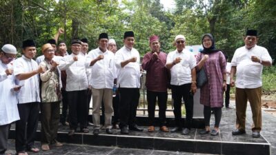 Peringati Maulid Nabi, Bupati Banyuasin Ziarah Ke Makam Nenek Puyang Sembiluan Pilip 5