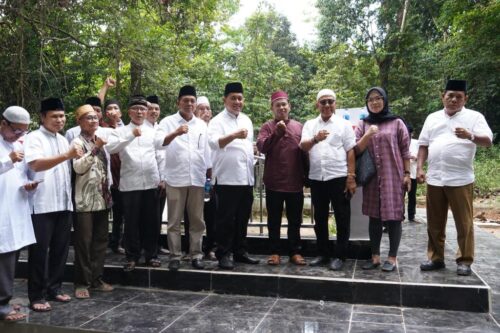 Peringati Maulid Nabi, Bupati Banyuasin Ziarah Ke Makam Nenek Puyang Sembiluan Pilip 5
