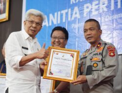 PERTIKARANAS SUKSES DIGELAR, HERMAN DERU DIBERI PENGHARAGAN OLEH  KWARTIR NASIONAL GERAKAN PRAMUKA   