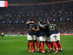 DISINGKIRKAN PRANCIS 2-0, MAROKO TETAP SUJUD SYUKUR