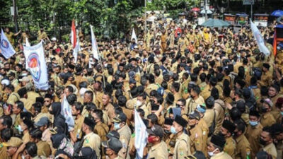 Demonstrasi Kades Tuntut 9 Tahun Masa Jabatan di DPR RI