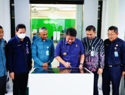 Herman Deru Terima Penghargaan dari BPJS KetenagaKerjaan