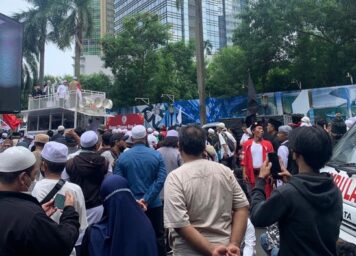 demo-di-depan-kedubes-swedia-mengutuk pembakar al-quran-sumber detikNews