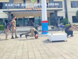 Sekda Empat Lawang Jungkir Balik Mengelilingi Tiang Bendera