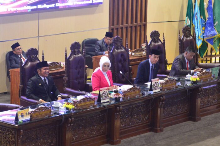 Herman Deru Sampaikan Pidato Pengantar Pengajuan 4 Reperda di Paripurna DPRD Sumsel