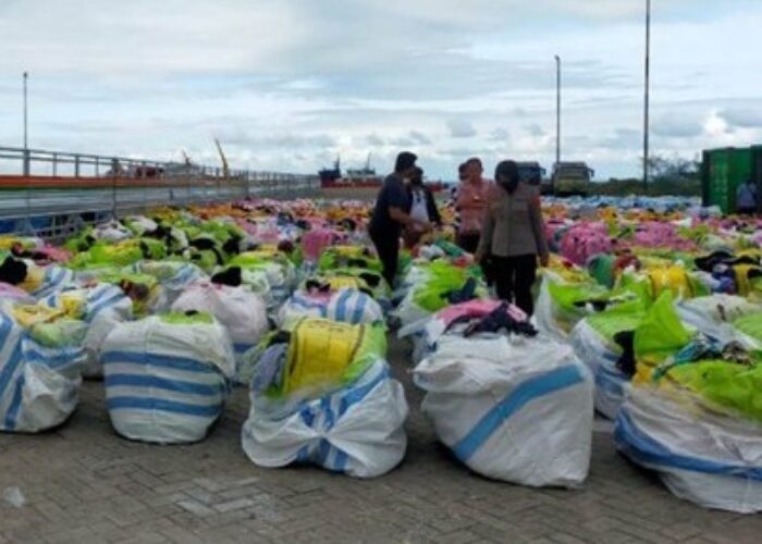 ilustrasi jalur tikus selundupkan baju bekas impor