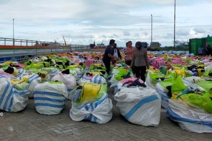 ilustrasi jalur tikus selundupkan baju bekas impor