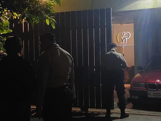 rumah-dito-mahendra-di-jl-erlangga-v-selong-kebayoran-baru-jaksel-digeledah-kpk