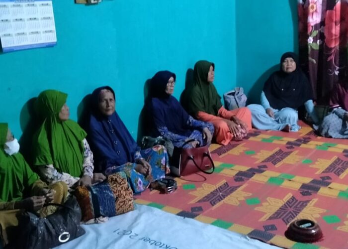 Seimbangkan Hidup Dunia dan Akhirat,  Ibu-Ibu Muslimat Desa Q1 Tambahasri Rutin Gelar Pengajian