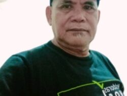 Prabowo, Kritik “Spanduk Ayam Goreng”